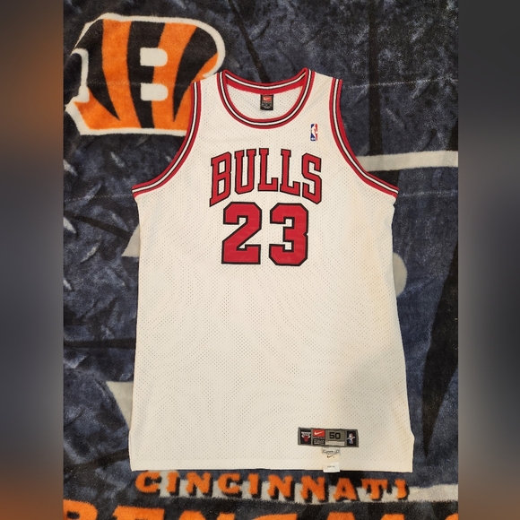 Vintage 1997 Michael Jordan Chicago Bulls Nike Jersey Size